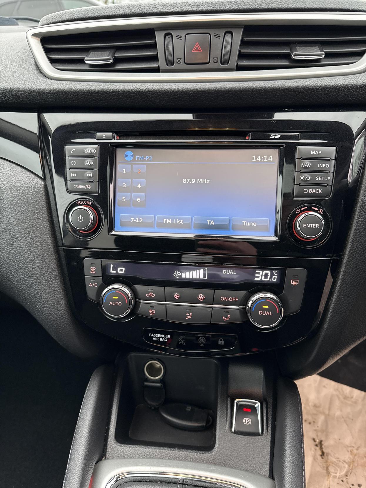 Nissan Qashqai 1.5 dCi Acenta Premium SUV 5dr Diesel Manual 2WD Euro 5 (s/s) (110 ps)