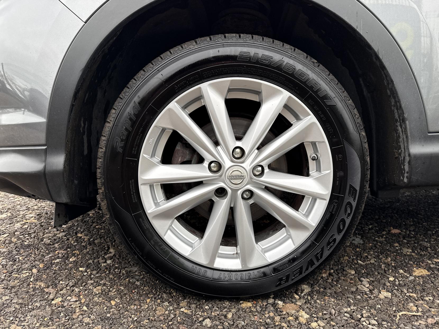 Nissan Qashqai 1.5 dCi Acenta Premium SUV 5dr Diesel Manual 2WD Euro 5 (s/s) (110 ps)