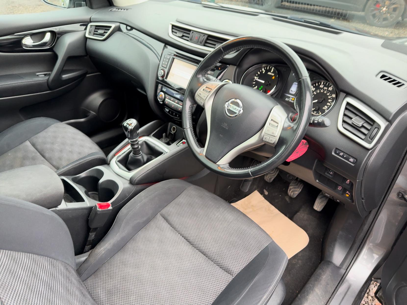 Nissan Qashqai 1.5 dCi Acenta Premium SUV 5dr Diesel Manual 2WD Euro 5 (s/s) (110 ps)