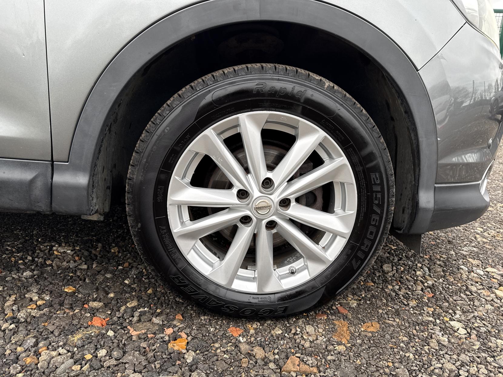 Nissan Qashqai 1.5 dCi Acenta Premium SUV 5dr Diesel Manual 2WD Euro 5 (s/s) (110 ps)