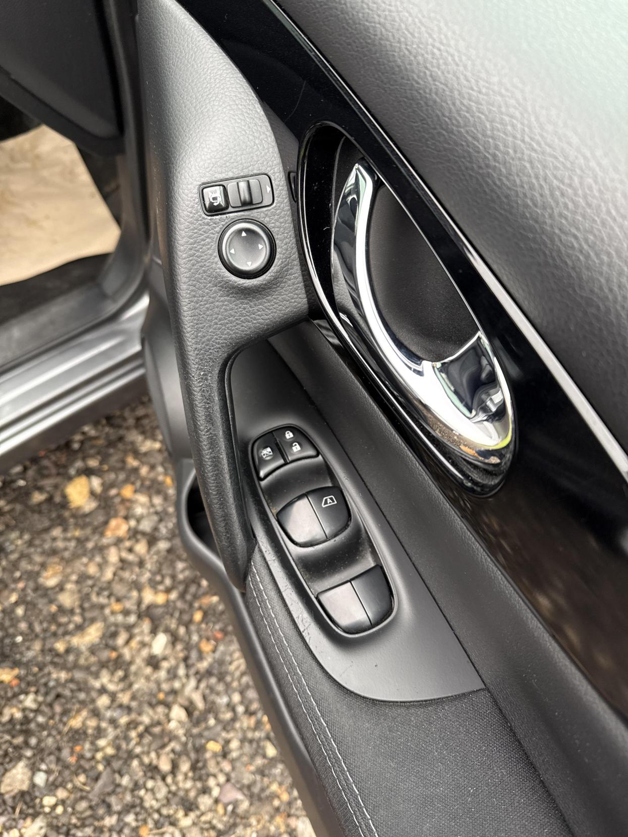 Nissan Qashqai 1.5 dCi Acenta Premium SUV 5dr Diesel Manual 2WD Euro 5 (s/s) (110 ps)