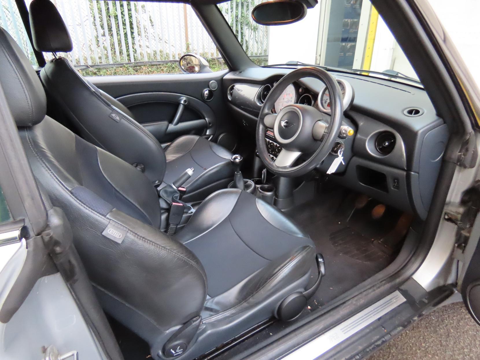 MINI Convertible 1.6 Cooper Convertible 2dr Petrol Manual Euro 4 (115 ps)