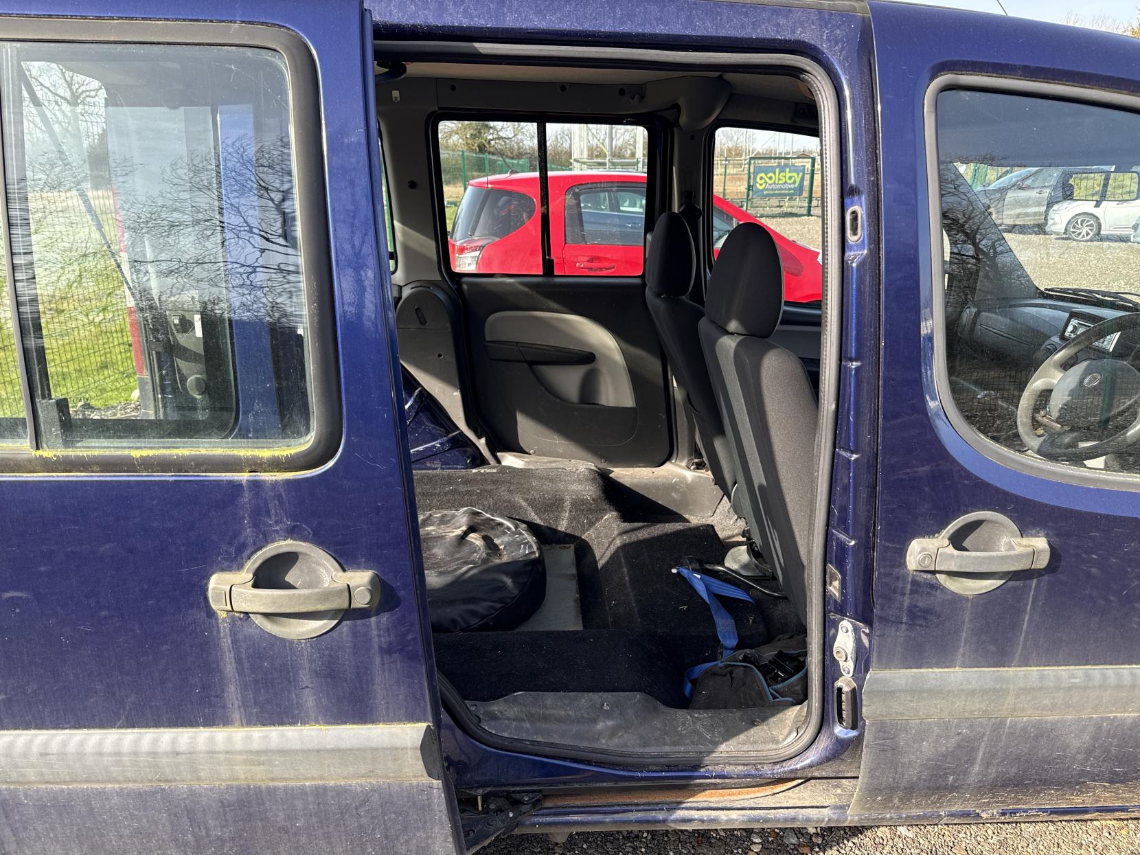 Fiat Doblo 1.4 Dynamic Estate 5dr Petrol Manual (174 g/km, 77 bhp)