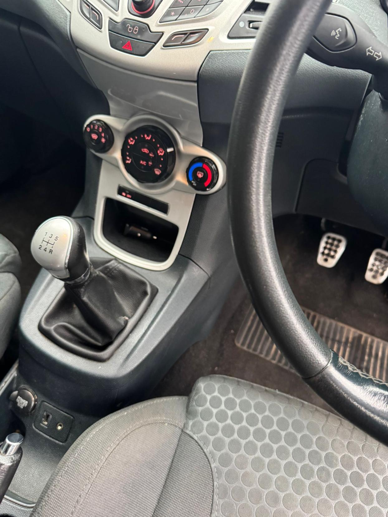 Ford Fiesta 1.6 TD Zetec S Hatchback 3dr Diesel Manual (107 g/km, 94 bhp)