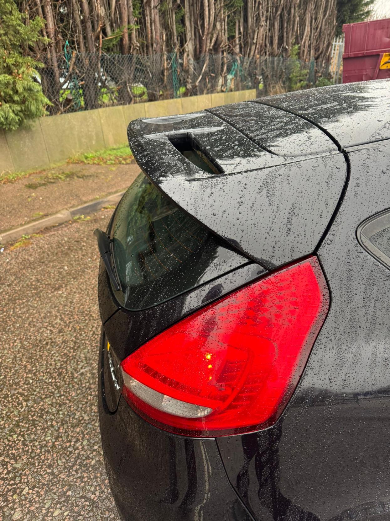 Ford Fiesta 1.6 TD Zetec S Hatchback 3dr Diesel Manual (107 g/km, 94 bhp)