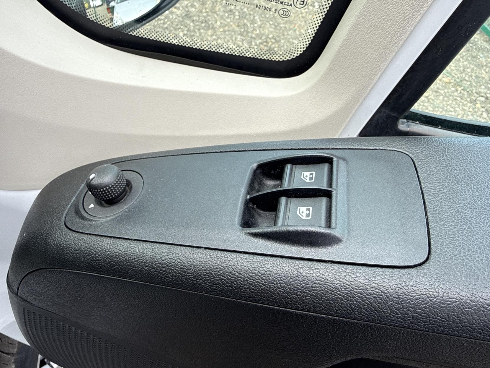 Fiat Ducato 2.3 MultiJetII 35 Chassis Cab 2dr Diesel Manual M H1 Euro 6 (140 ps)