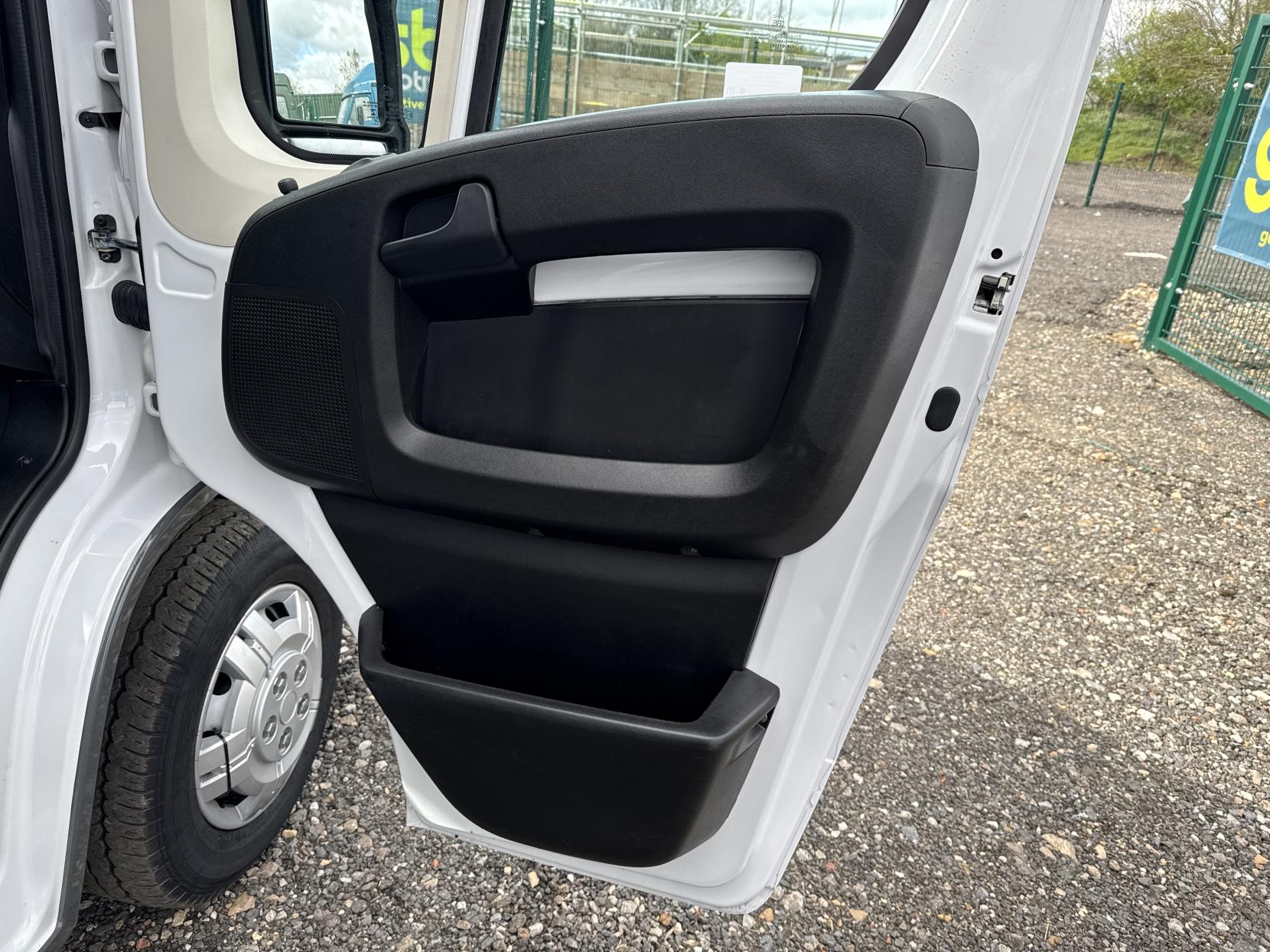 Fiat Ducato 2.3 MultiJetII 35 Chassis Cab 2dr Diesel Manual M H1 Euro 6 (140 ps)