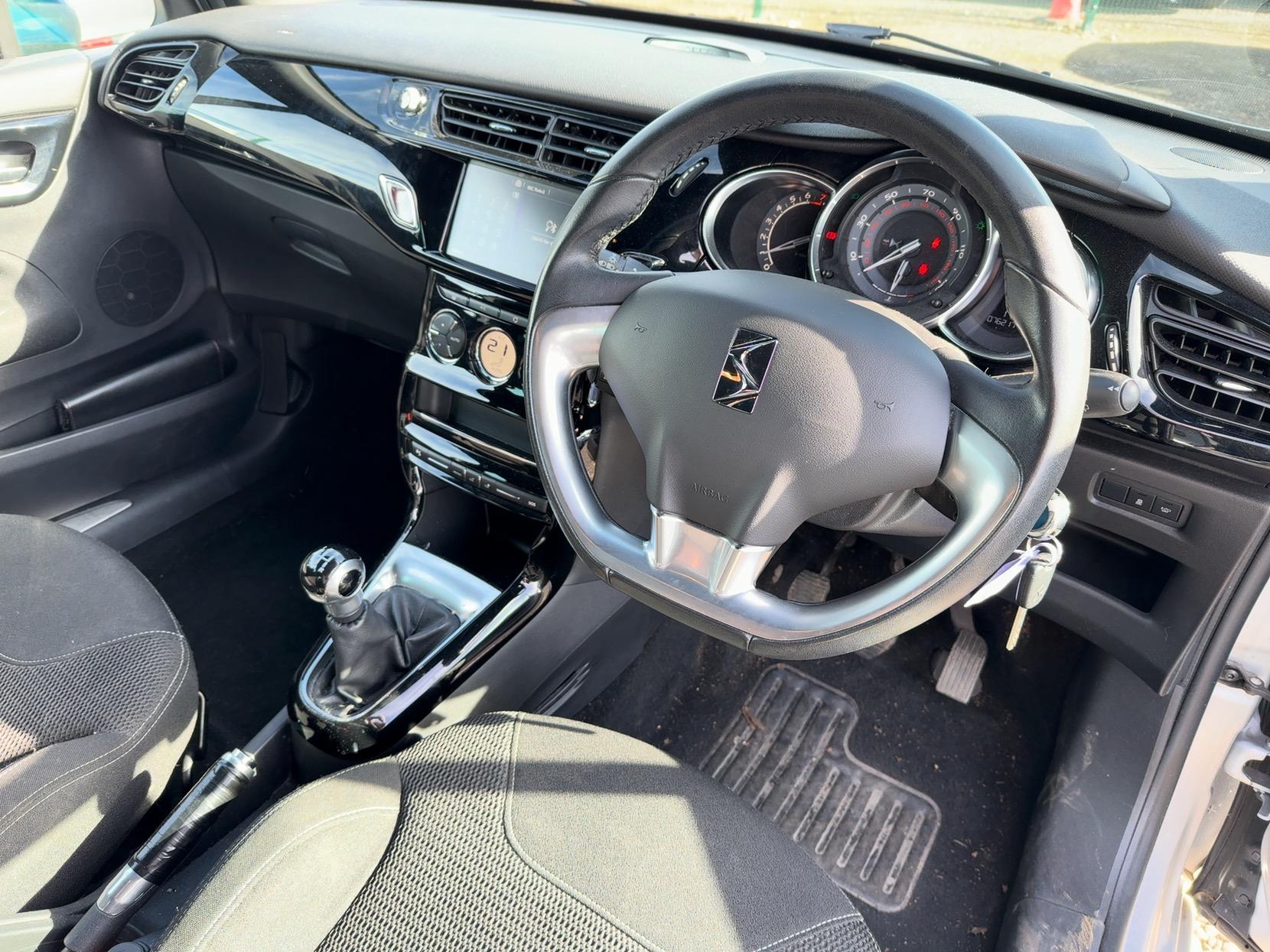 DS AUTOMOBILES DS 3 1.2 PureTech DStyle Nav Hatchback 3dr Petrol Manual Euro 6 (s/s) (110 ps)