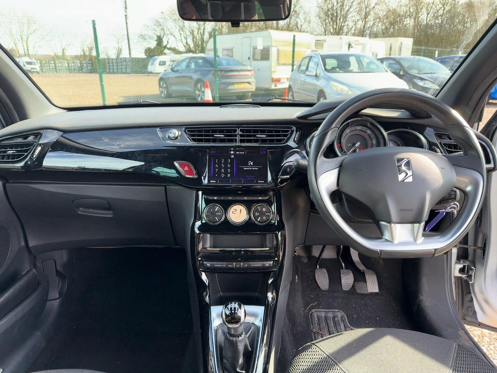 DS AUTOMOBILES DS 3 1.2 PureTech DStyle Nav Hatchback 3dr Petrol Manual Euro 6 (s/s) (110 ps)