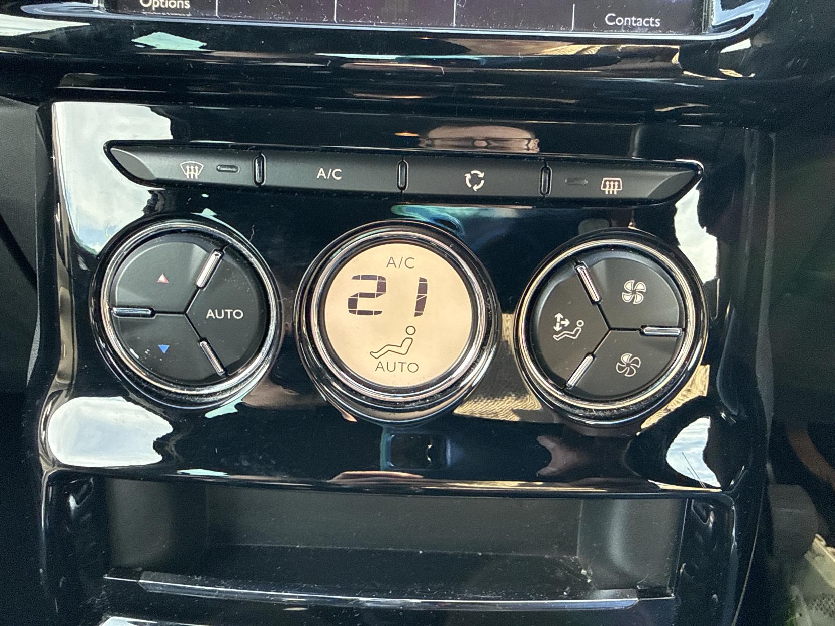 DS AUTOMOBILES DS 3 1.2 PureTech DStyle Nav Hatchback 3dr Petrol Manual Euro 6 (s/s) (110 ps)