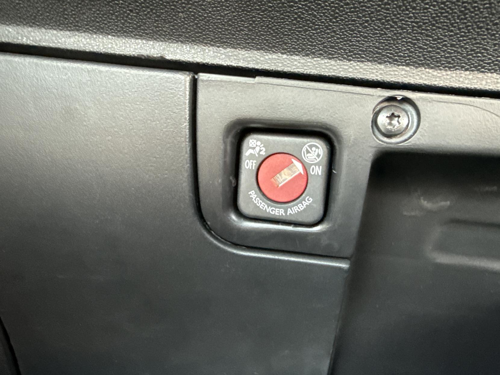 DS AUTOMOBILES DS 3 1.2 PureTech DStyle Nav Hatchback 3dr Petrol Manual Euro 6 (s/s) (110 ps)