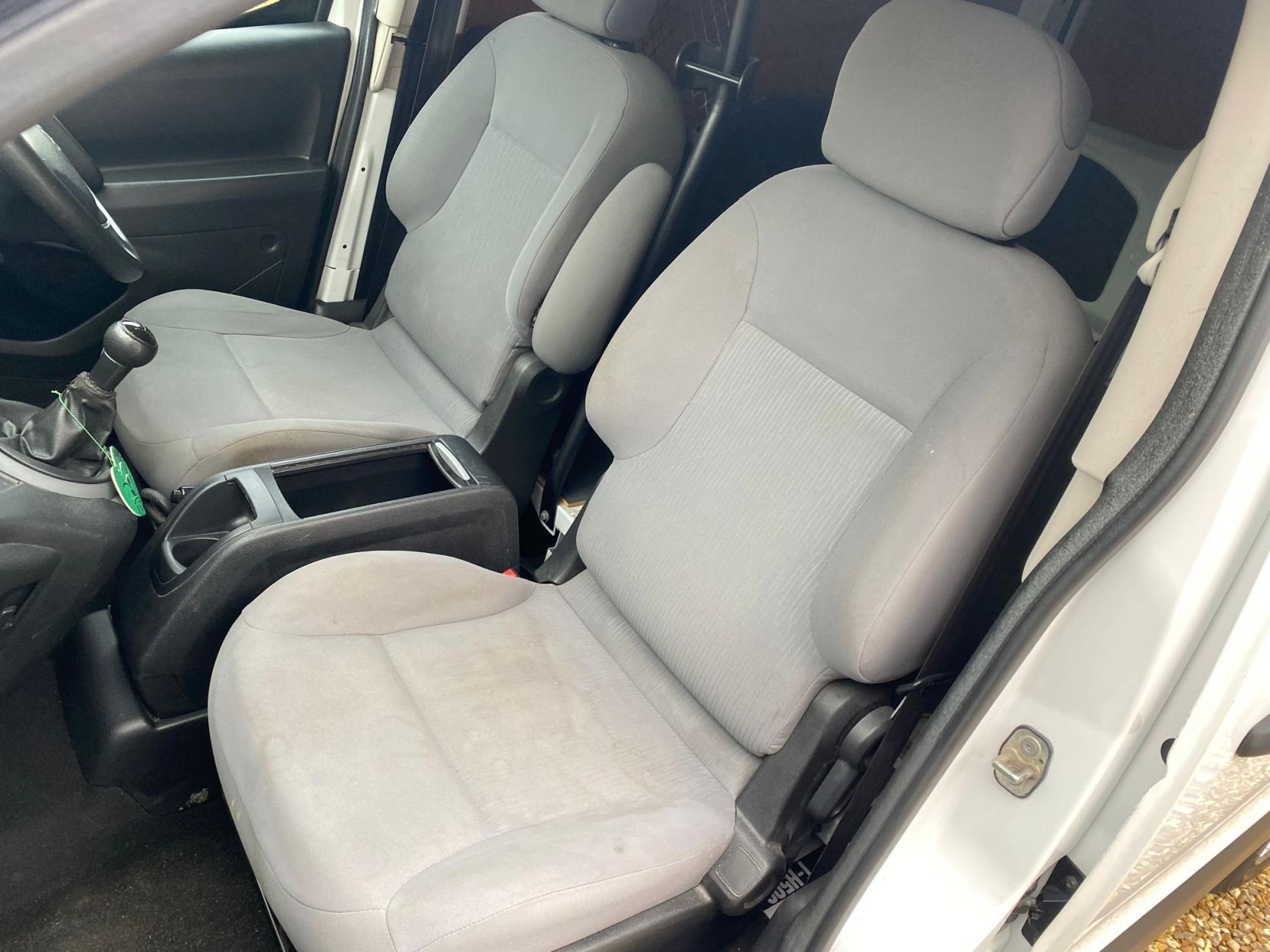 Peugeot Partner 1.6 HDi 850 S Panel Van 4dr Diesel Manual L1 (132 g/km, 92 bhp)