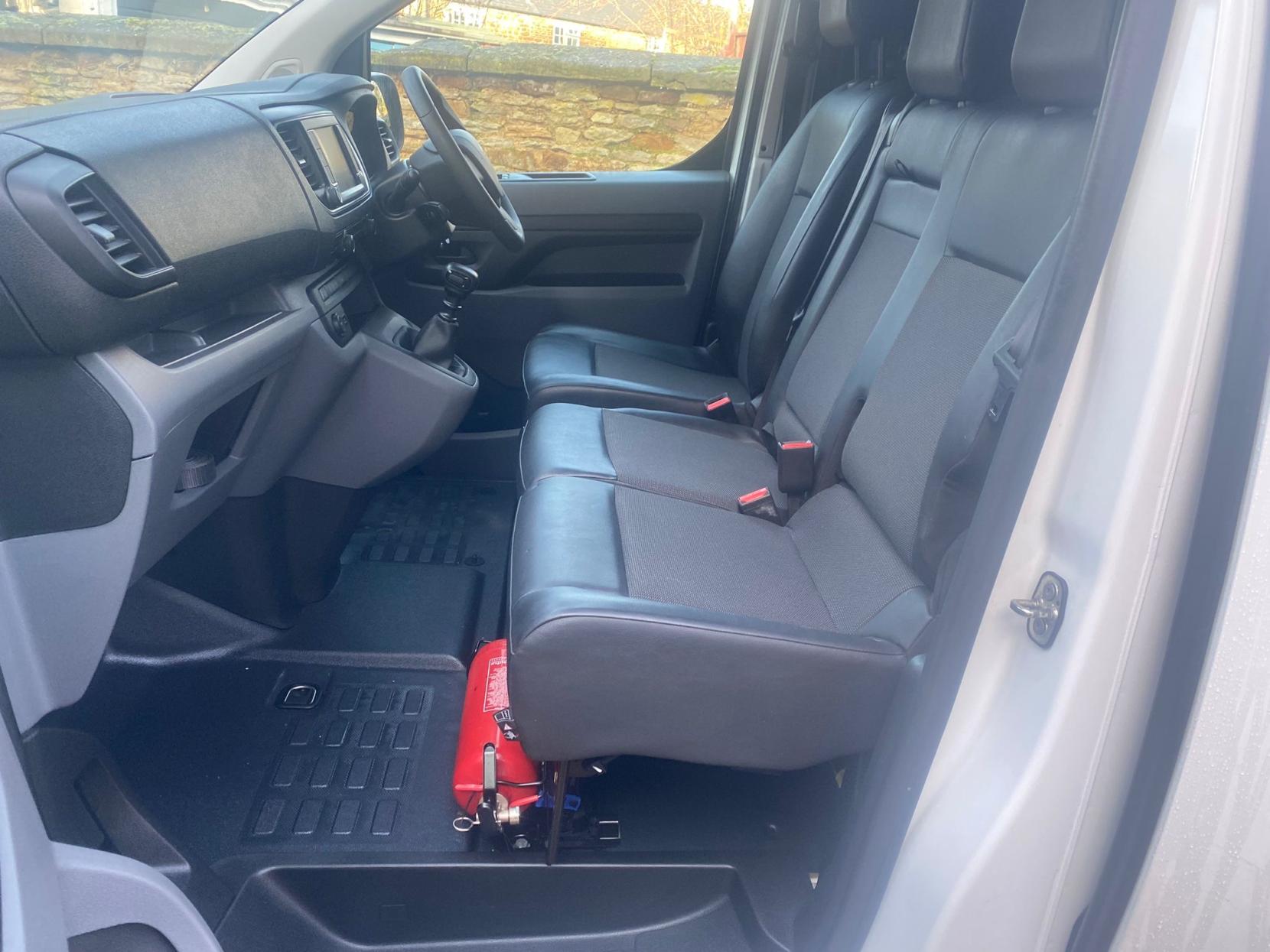 Peugeot Expert 2.0 BlueHDi 1400 Professional Premium Standard Panel Van 6dr Diesel Manual MWB Euro 6 (s/s) (145 ps)