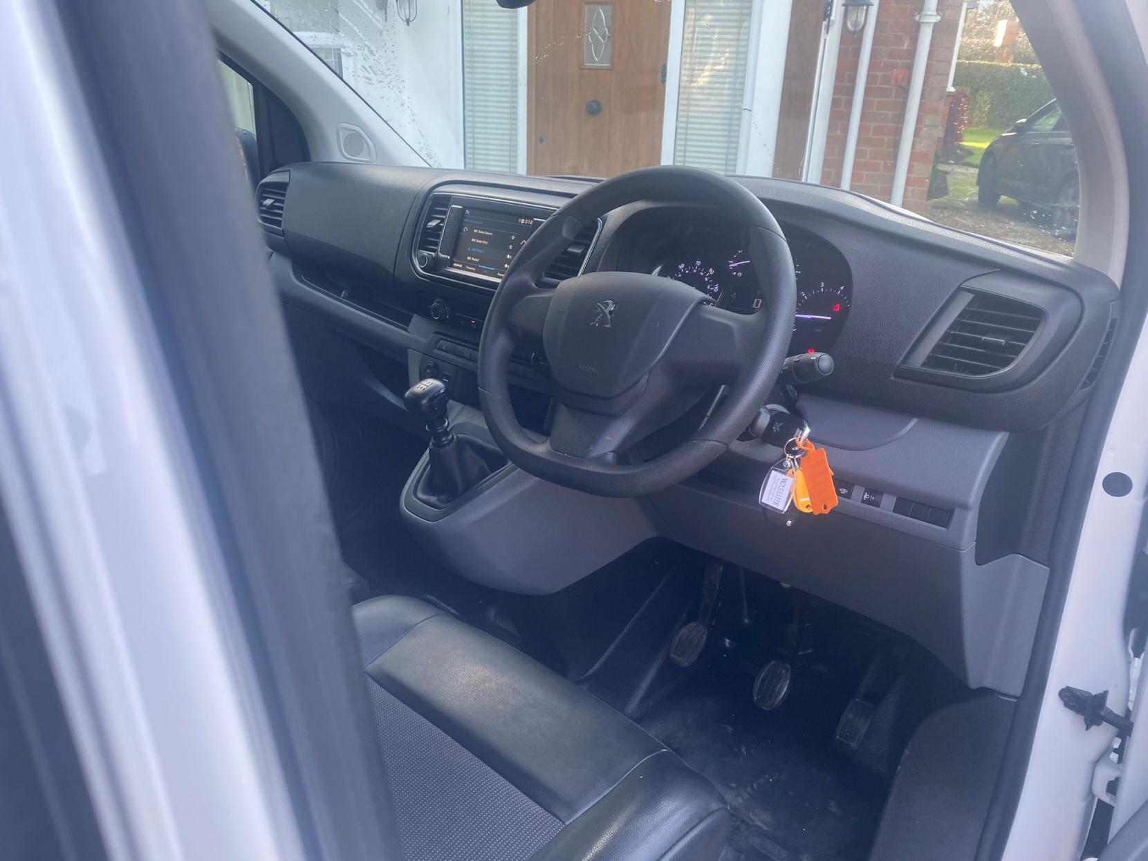 Peugeot Expert 2.0 BlueHDi 1400 Professional Premium Standard Panel Van 6dr Diesel Manual MWB Euro 6 (s/s) (145 ps)