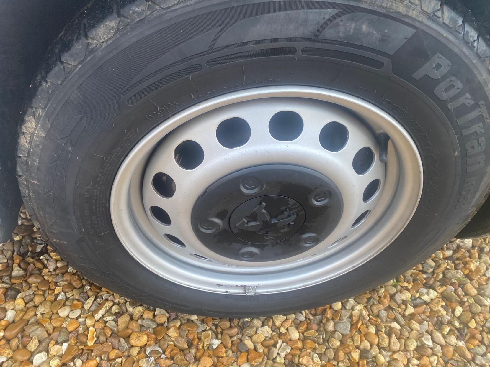 Peugeot Expert 2.0 BlueHDi 1400 Professional Premium Standard Panel Van 6dr Diesel Manual MWB Euro 6 (s/s) (145 ps)