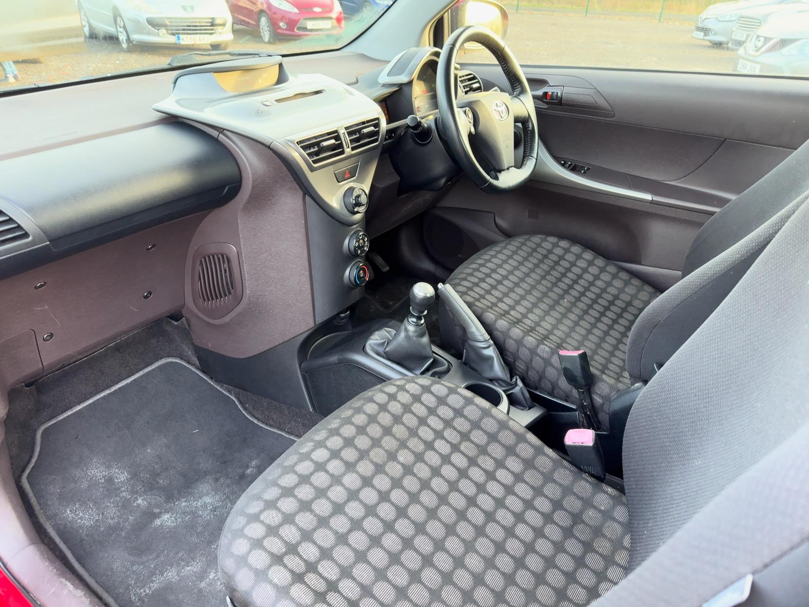 Toyota iQ 1.0 VVT-i Hatchback 3dr Petrol Manual Euro 4 (68 bhp)