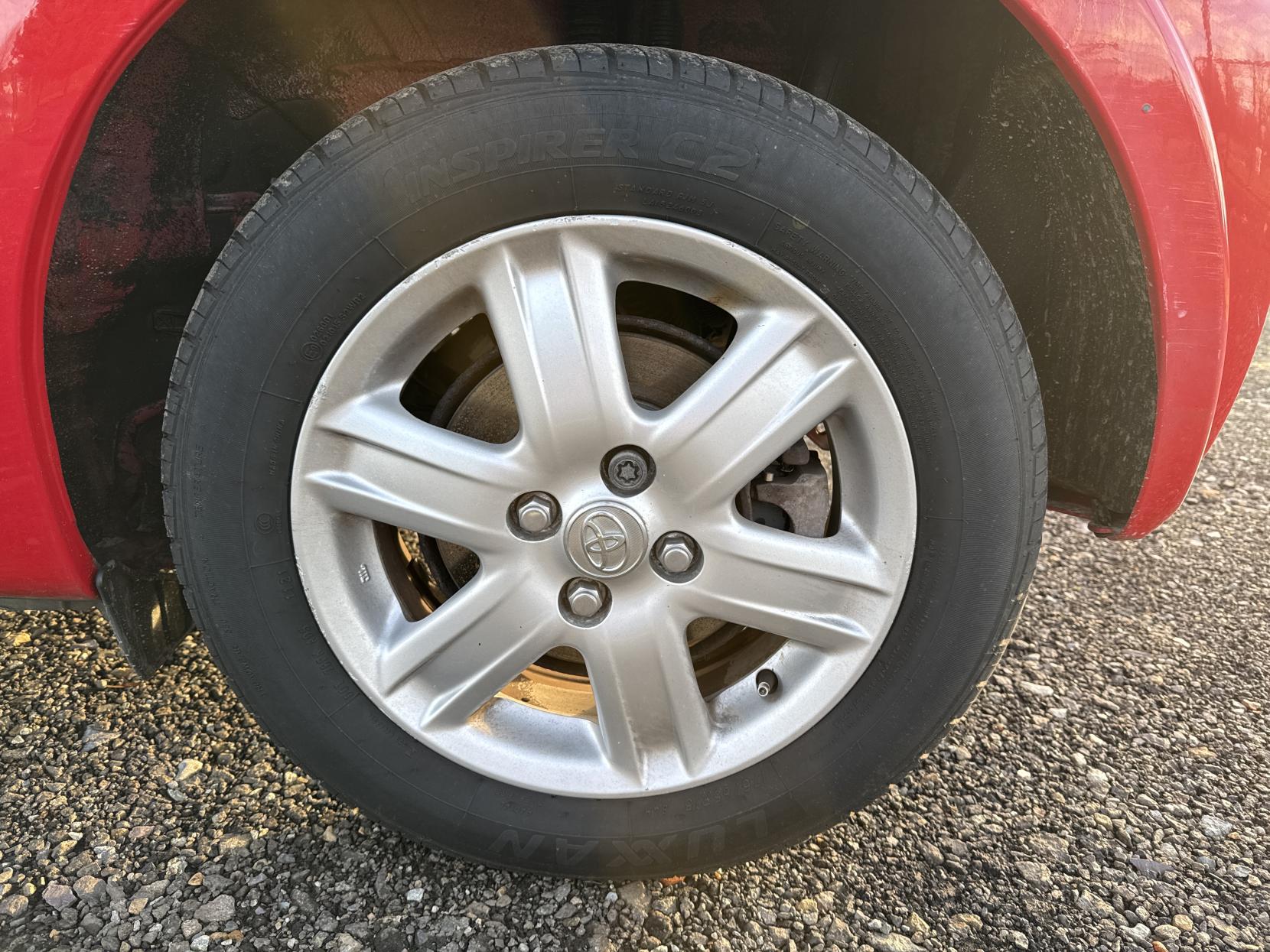 Toyota iQ 1.0 VVT-i Hatchback 3dr Petrol Manual Euro 4 (68 bhp)