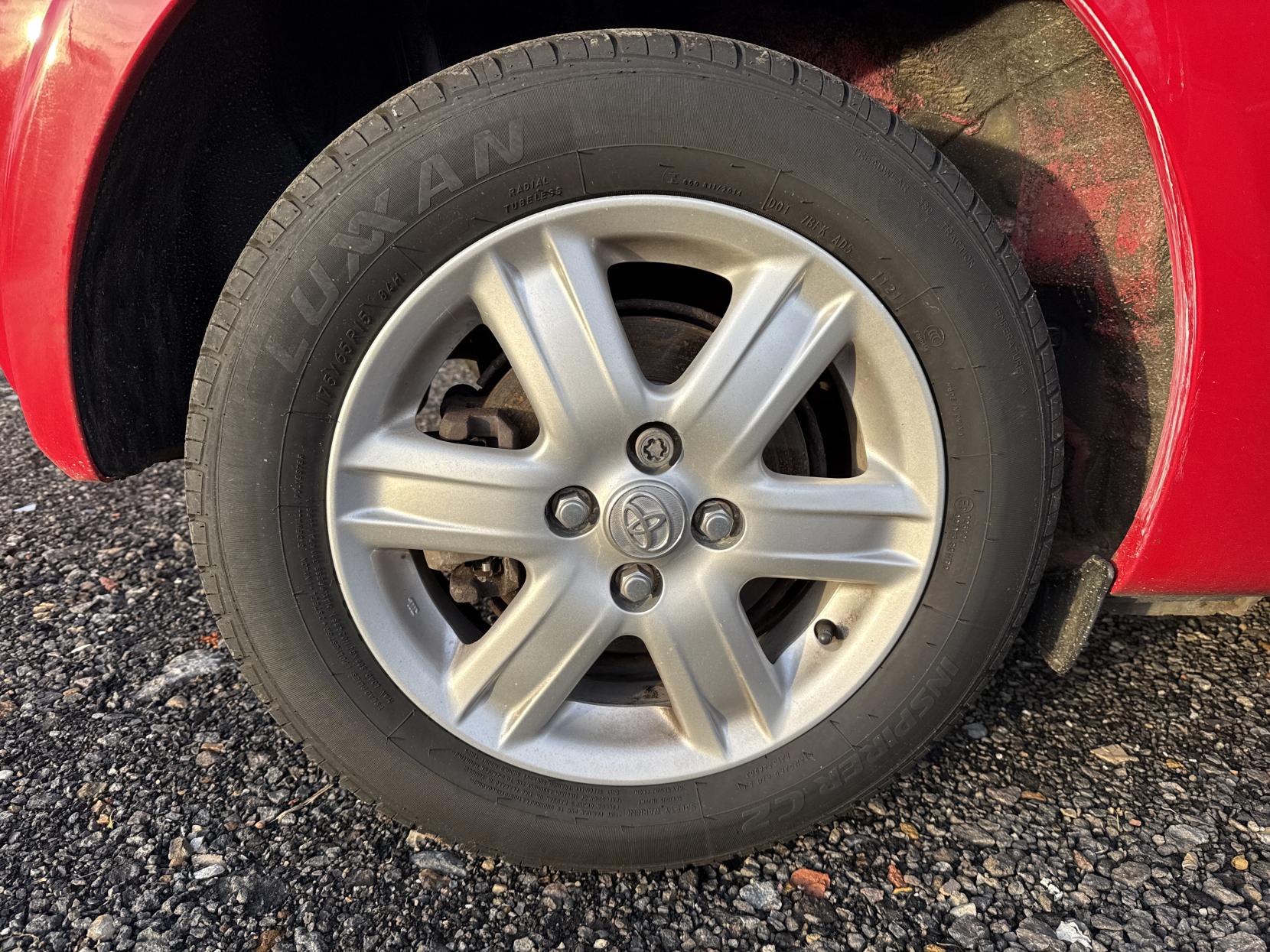 Toyota iQ 1.0 VVT-i Hatchback 3dr Petrol Manual Euro 4 (68 bhp)