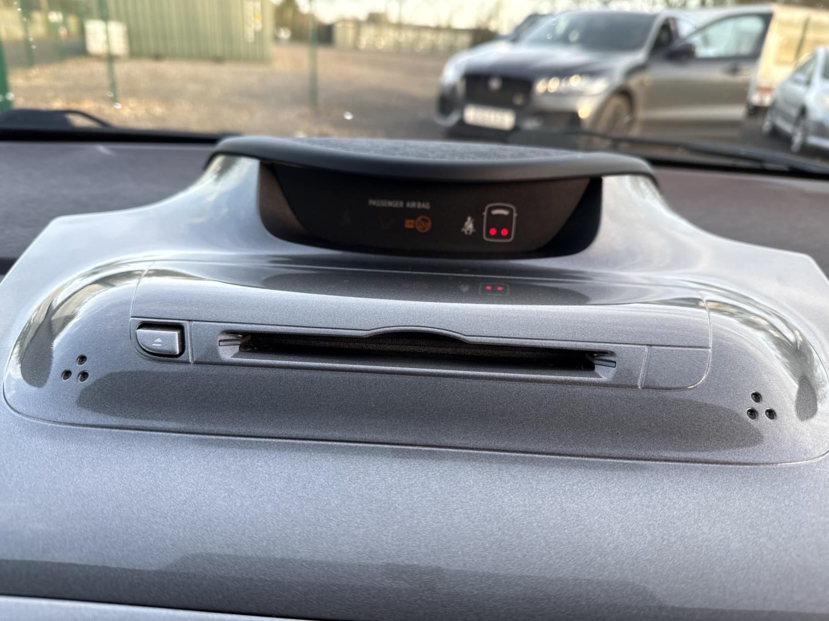 Toyota iQ 1.0 VVT-i Hatchback 3dr Petrol Manual Euro 4 (68 bhp)