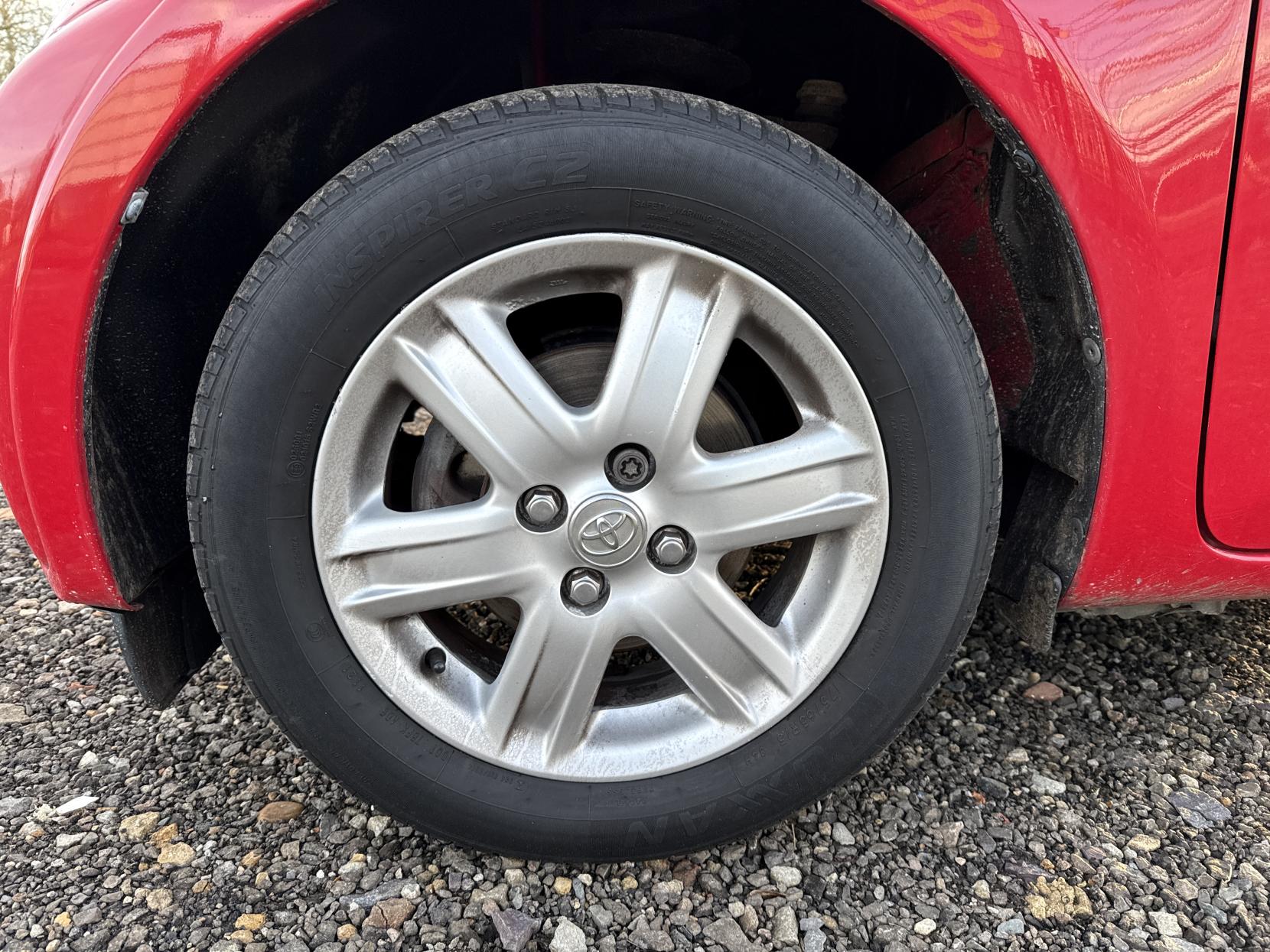 Toyota iQ 1.0 VVT-i Hatchback 3dr Petrol Manual Euro 4 (68 bhp)