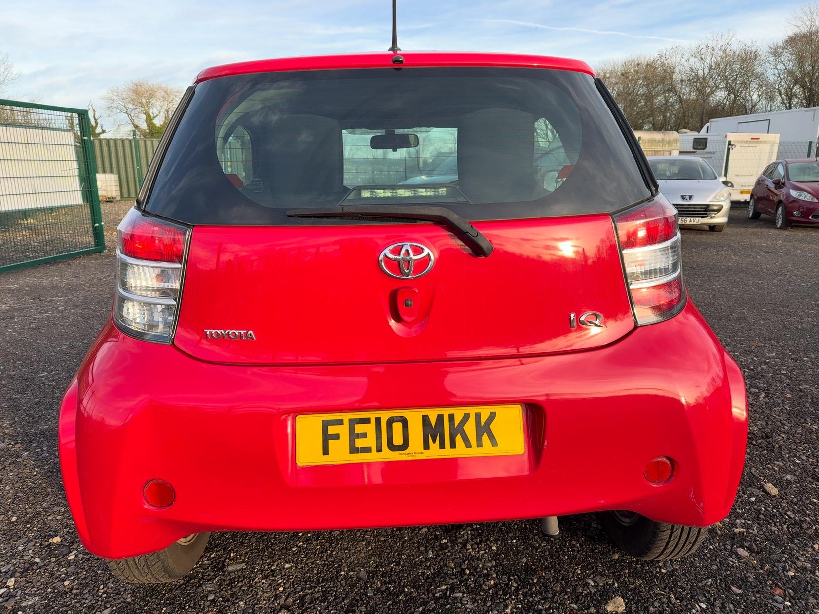 Toyota iQ 1.0 VVT-i Hatchback 3dr Petrol Manual Euro 4 (68 bhp)