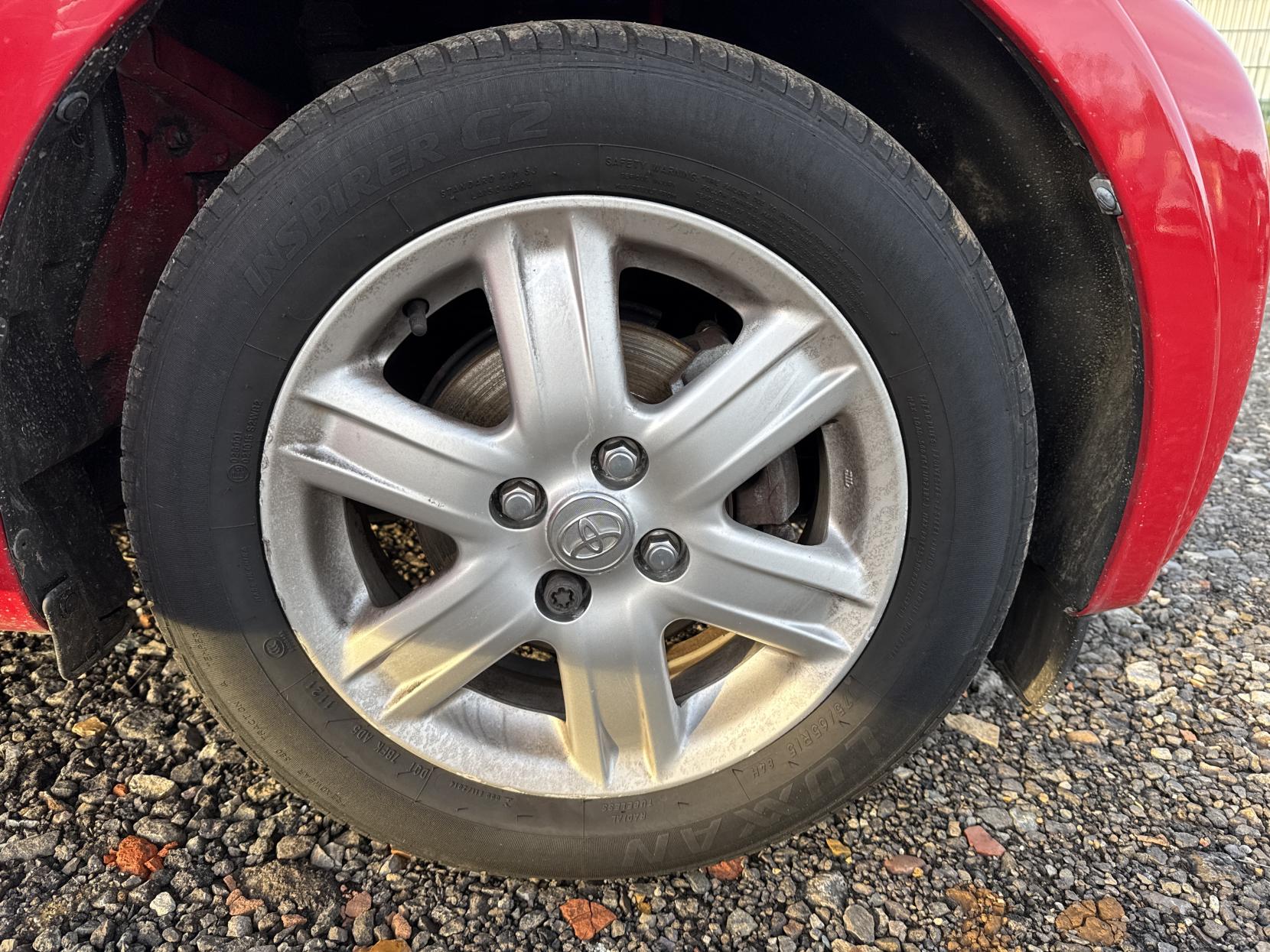 Toyota iQ 1.0 VVT-i Hatchback 3dr Petrol Manual Euro 4 (68 bhp)