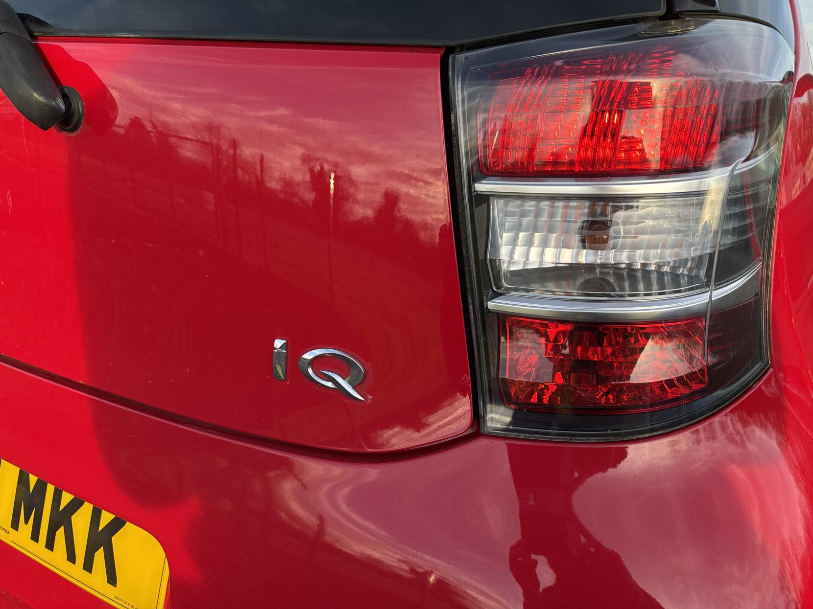 Toyota iQ 1.0 VVT-i Hatchback 3dr Petrol Manual Euro 4 (68 bhp)