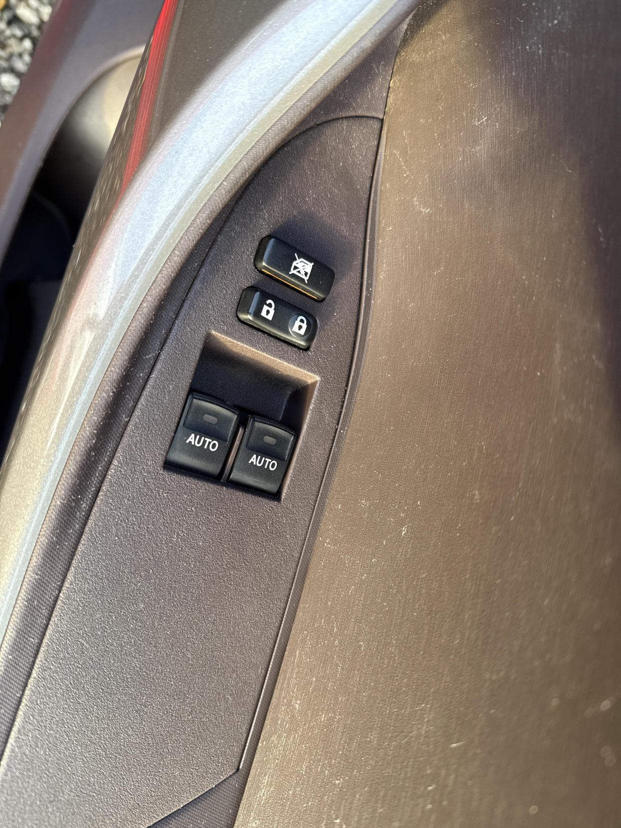 Toyota iQ 1.0 VVT-i Hatchback 3dr Petrol Manual Euro 4 (68 bhp)