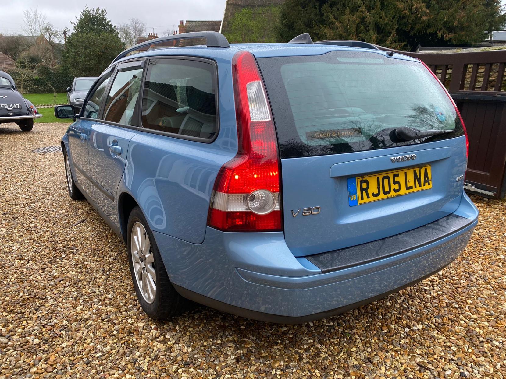 Volvo V50 2.0D S Estate 5dr Diesel Manual (153 g/km, 136 bhp)