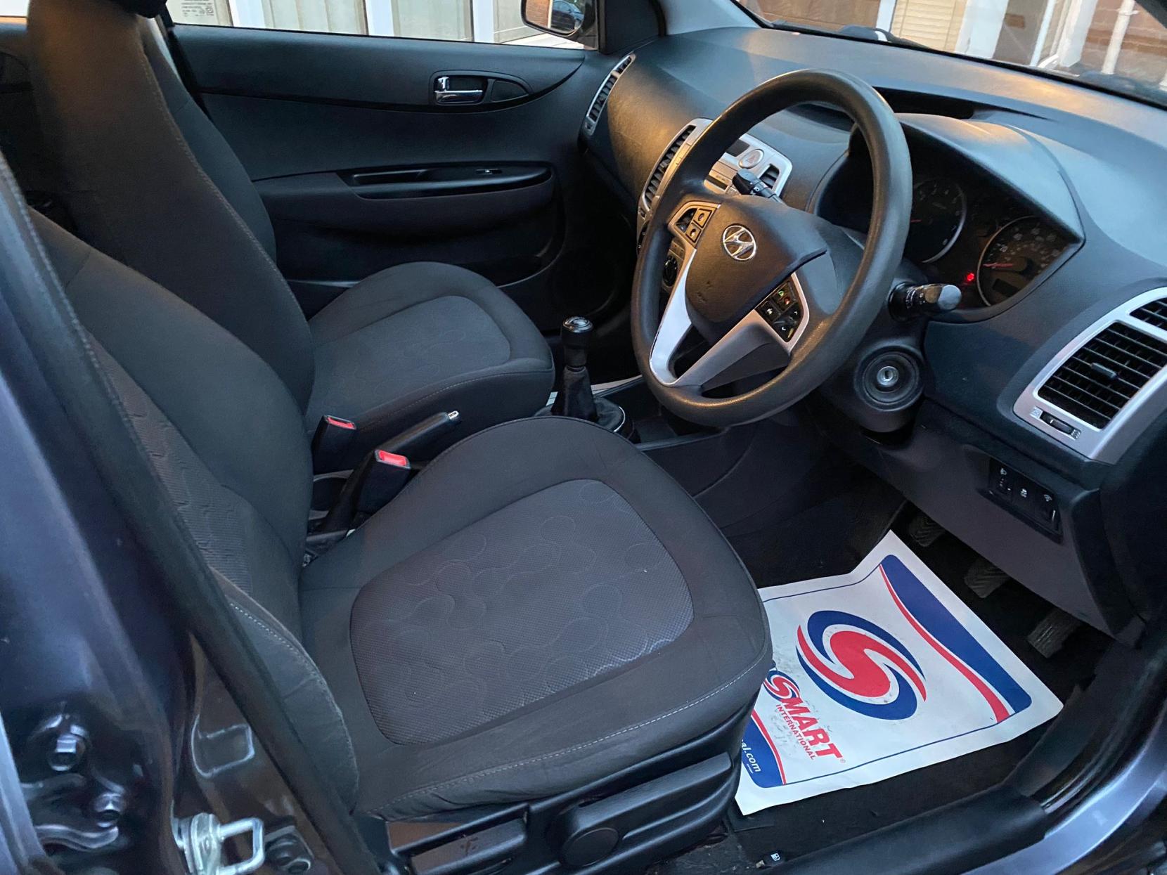 Hyundai i20 1.2 Comfort Hatchback 5dr Petrol Manual Euro 5 (77 bhp)