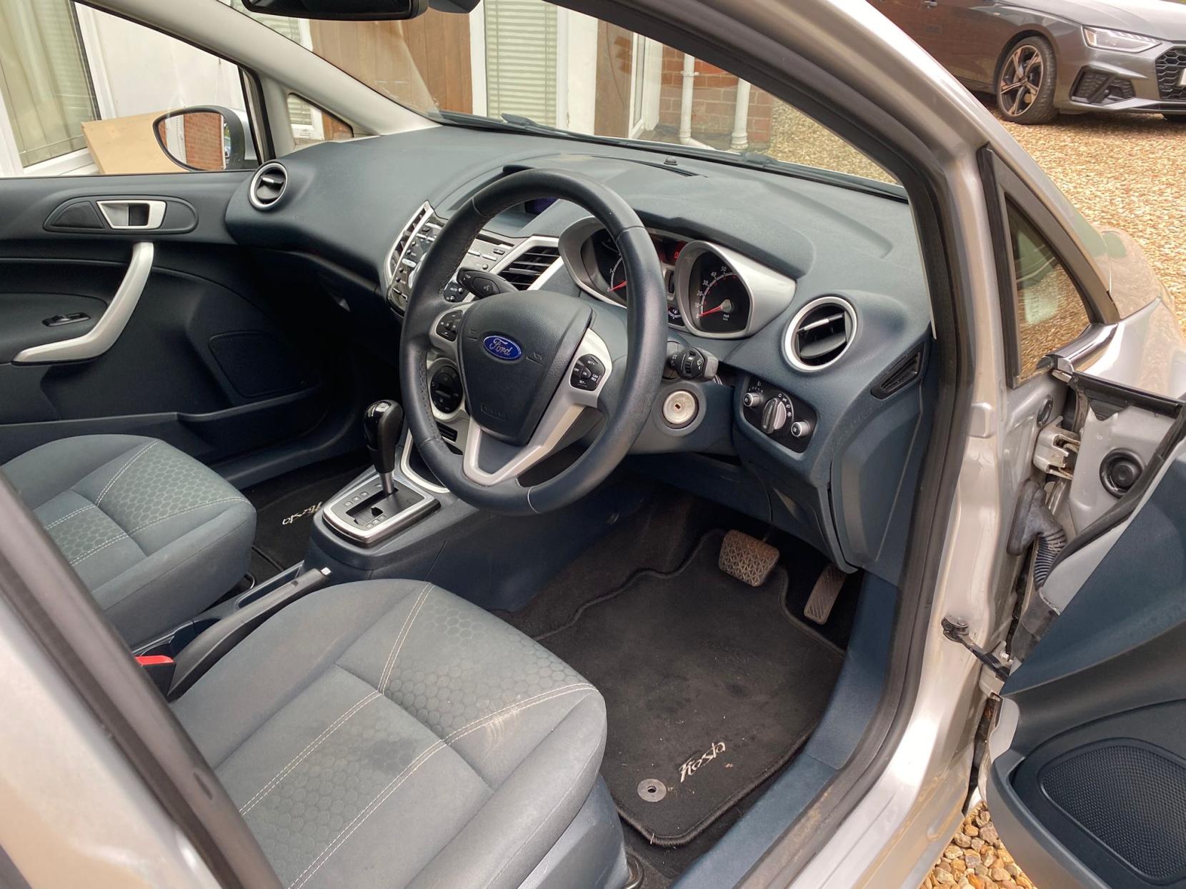 Ford Fiesta 1.4 Titanium Hatchback 5dr Petrol Automatic (154 g/km, 94 bhp)