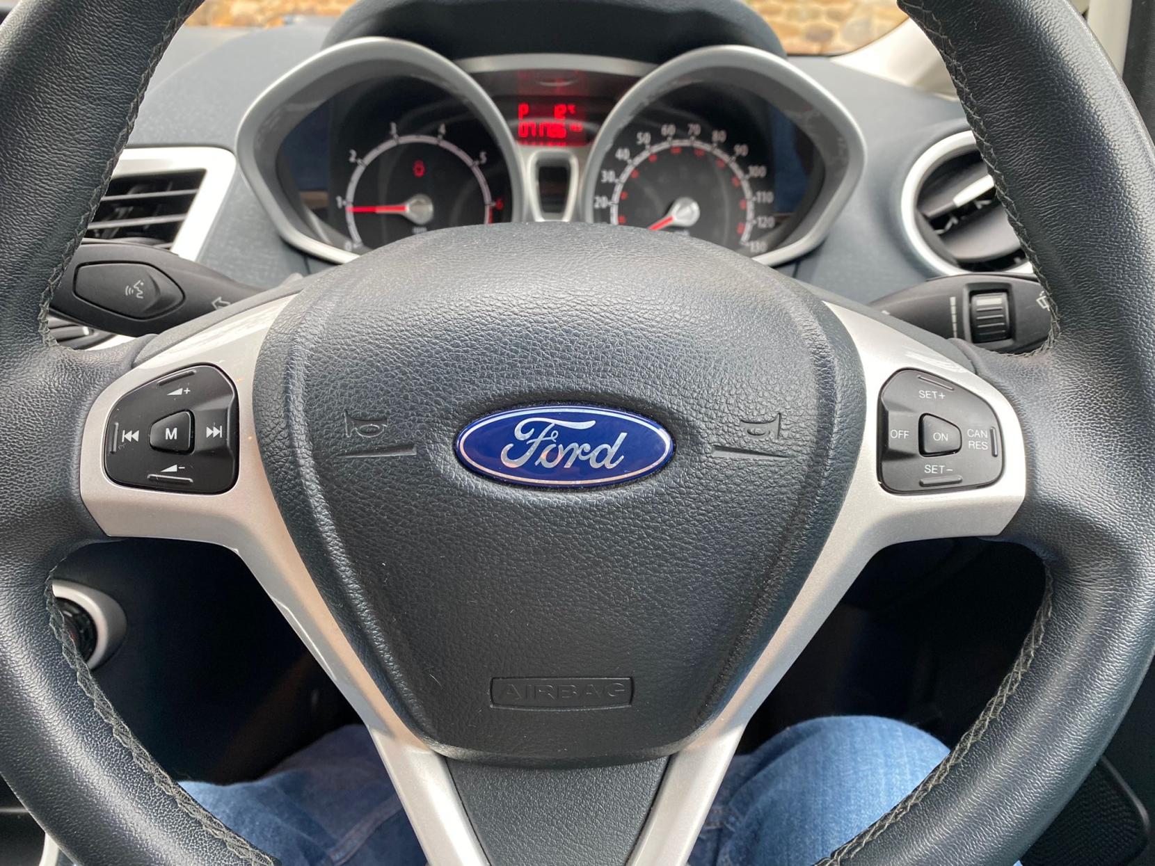 Ford Fiesta 1.4 Titanium Hatchback 5dr Petrol Automatic (154 g/km, 94 bhp)