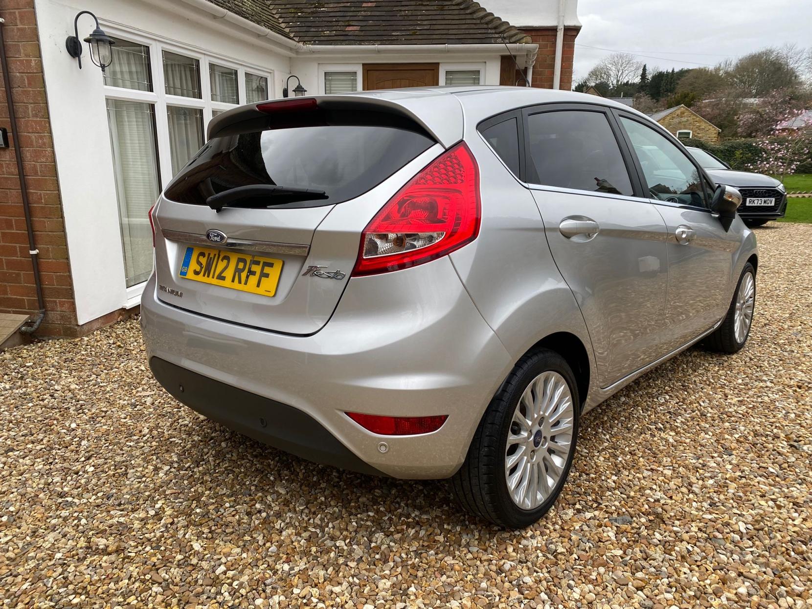 Ford Fiesta 1.4 Titanium Hatchback 5dr Petrol Automatic (154 g/km, 94 bhp)