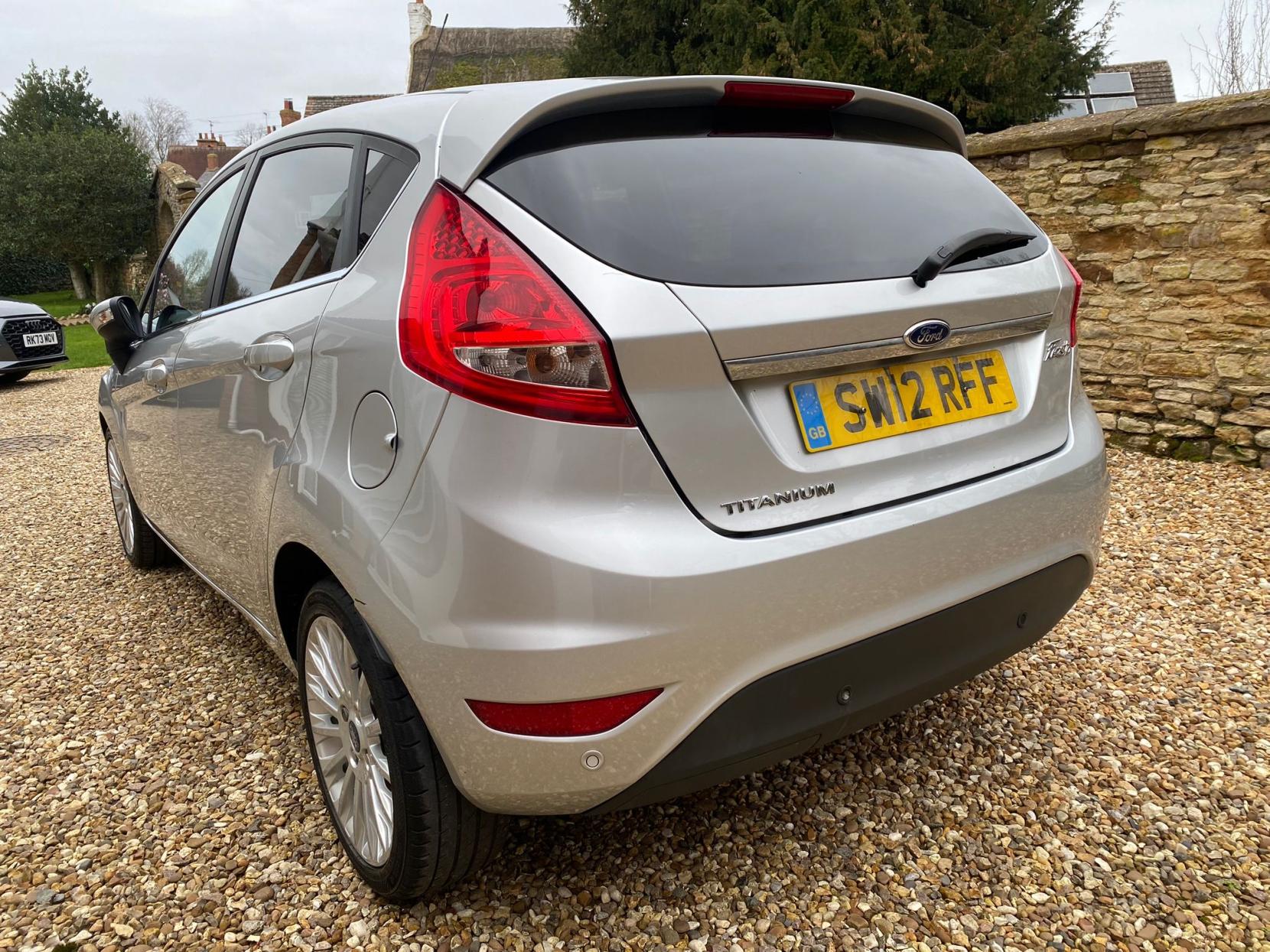 Ford Fiesta 1.4 Titanium Hatchback 5dr Petrol Automatic (154 g/km, 94 bhp)