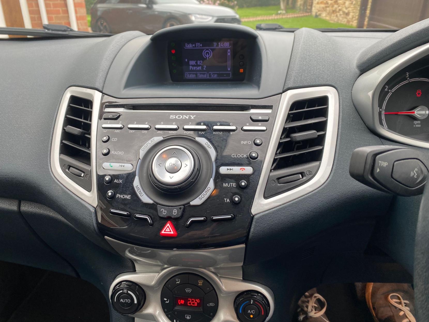 Ford Fiesta 1.4 Titanium Hatchback 5dr Petrol Automatic (154 g/km, 94 bhp)