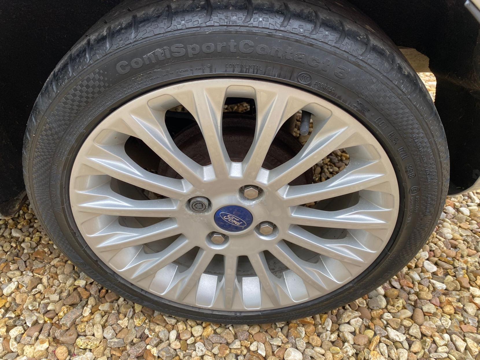 Ford Fiesta 1.4 Titanium Hatchback 5dr Petrol Automatic (154 g/km, 94 bhp)