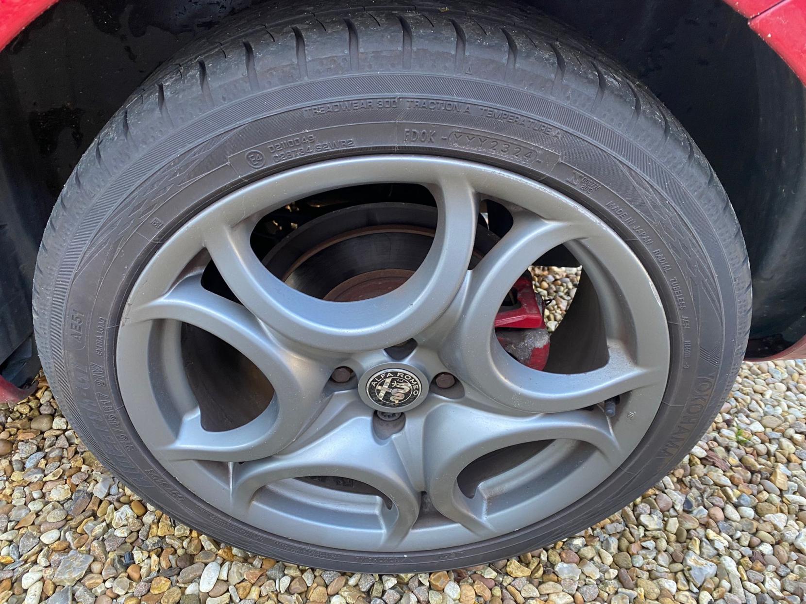 Alfa Romeo MiTo 1.4 MultiAir Distinctive Hatchback 3dr Petrol Manual Euro 5 (s/s) (105 bhp)