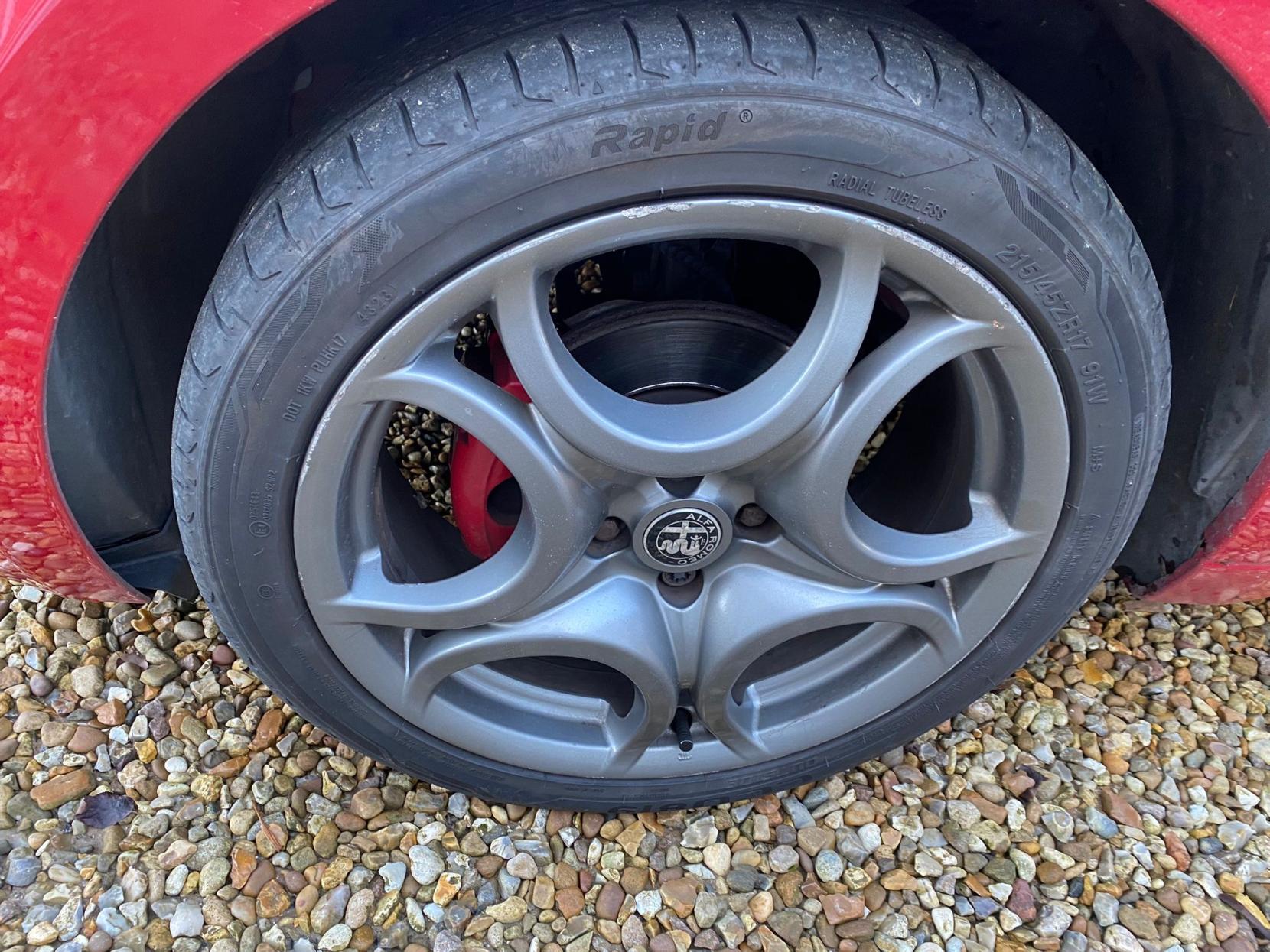 Alfa Romeo MiTo 1.4 MultiAir Distinctive Hatchback 3dr Petrol Manual Euro 5 (s/s) (105 bhp)