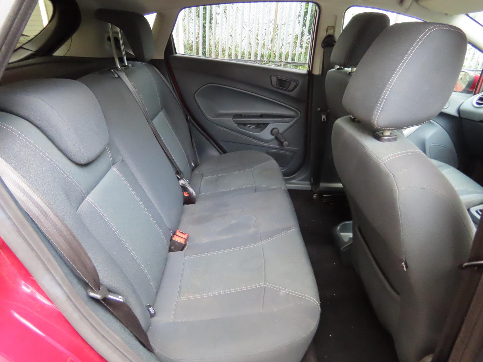 Ford Fiesta 1.4 Titanium Hatchback 5dr Petrol Manual (133 g/km, 94 bhp)