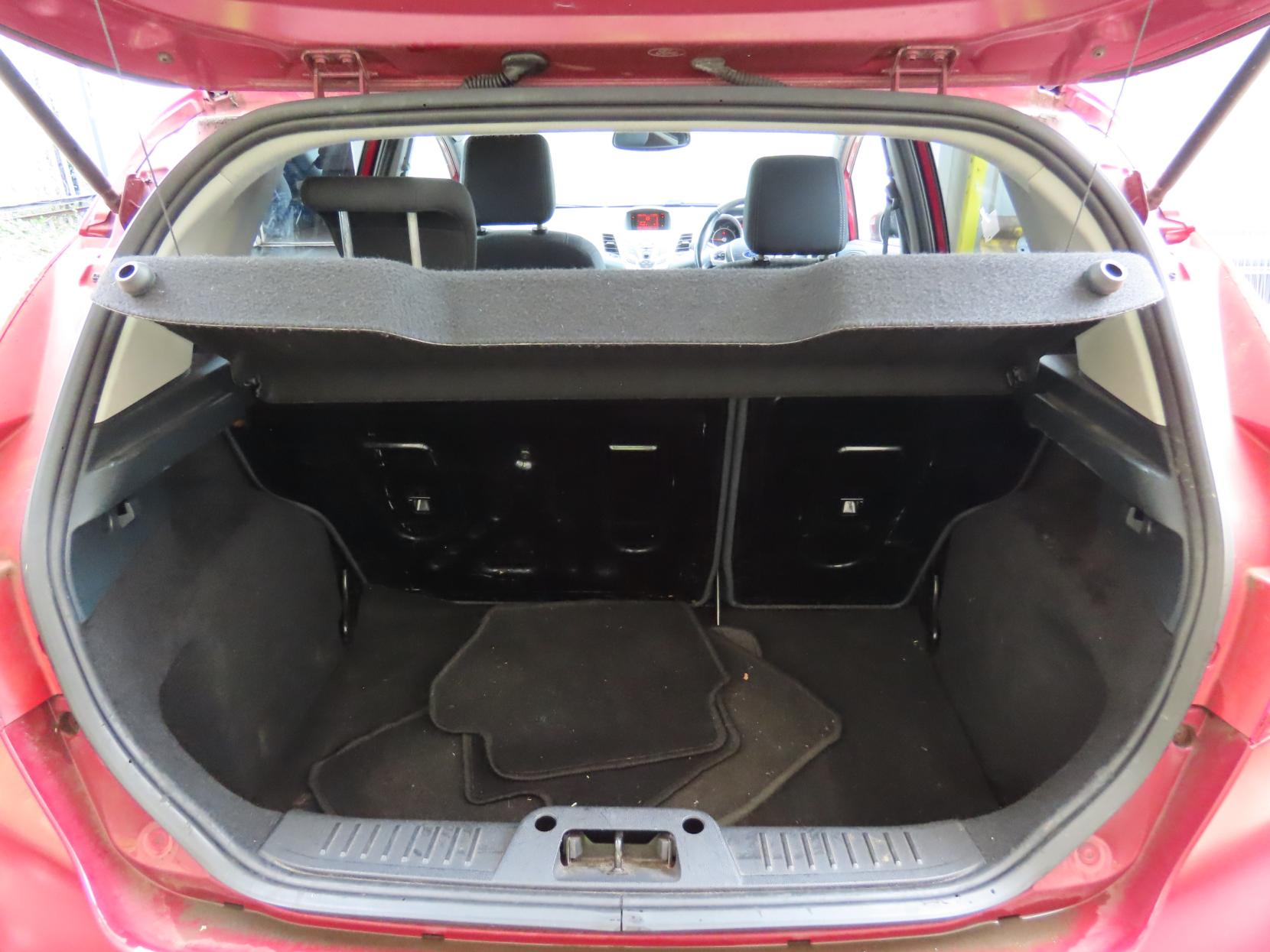 Ford Fiesta 1.4 Titanium Hatchback 5dr Petrol Manual (133 g/km, 94 bhp)