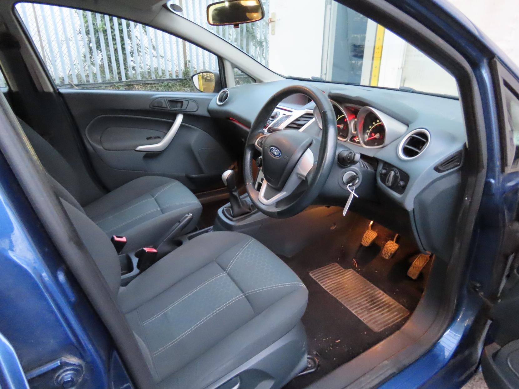 Ford Fiesta 1.4 Zetec Hatchback 5dr Petrol Manual (133 g/km, 94 bhp)