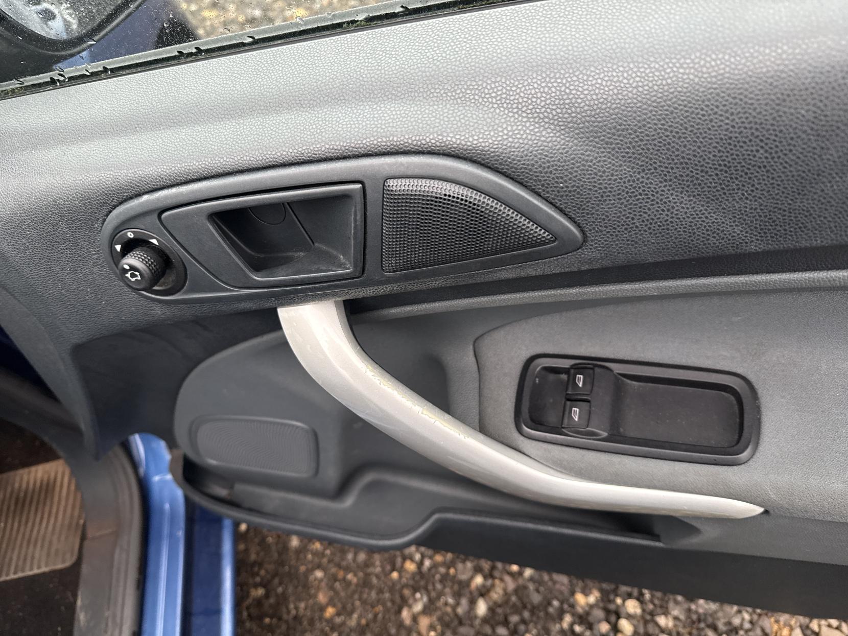 Ford Fiesta 1.4 Zetec Hatchback 5dr Petrol Manual (133 g/km, 94 bhp)