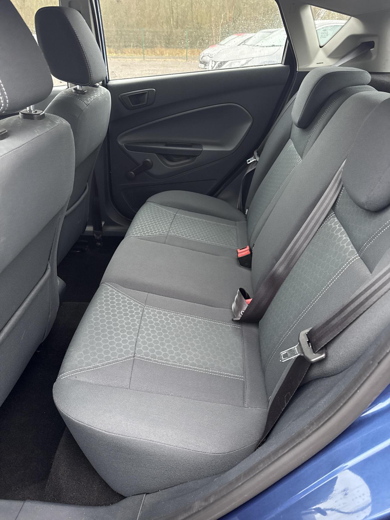 Ford Fiesta 1.4 Zetec Hatchback 5dr Petrol Manual (133 g/km, 94 bhp)