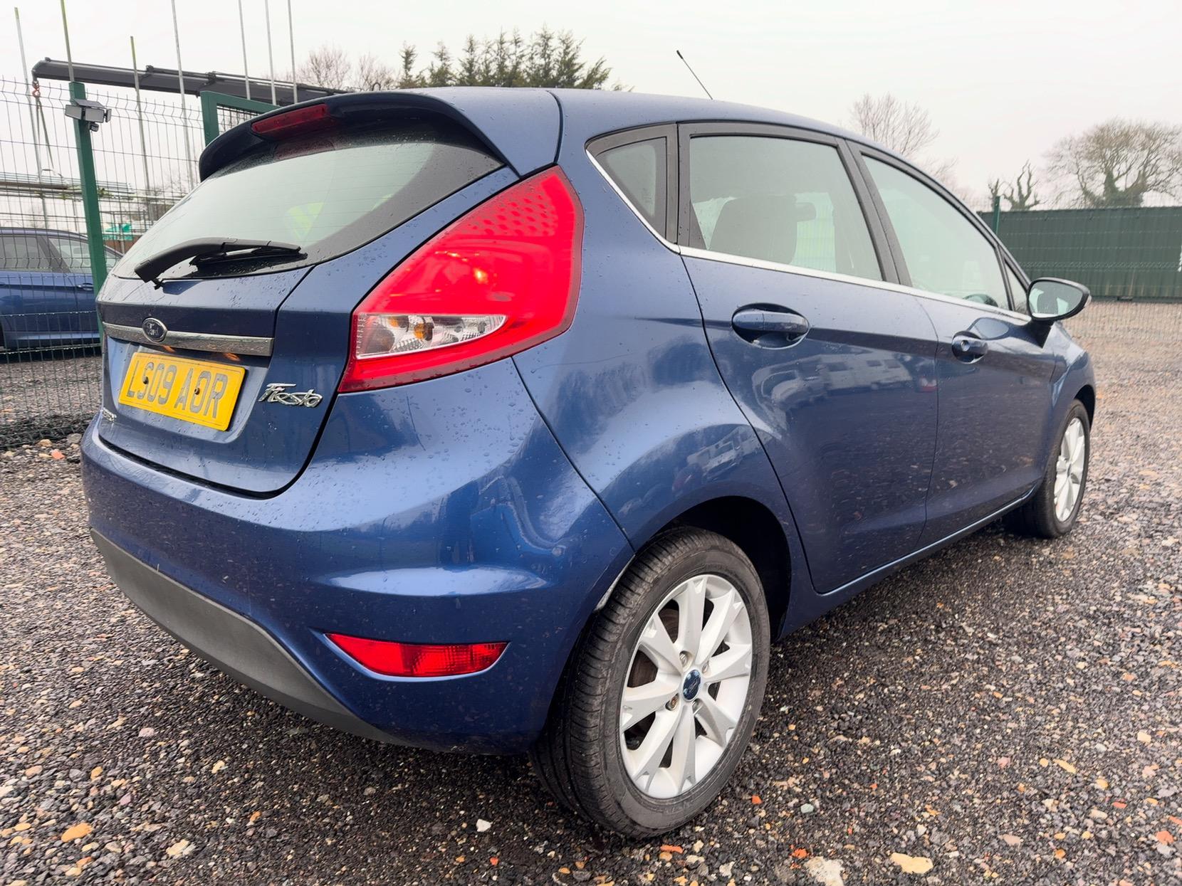 Ford Fiesta 1.4 Zetec Hatchback 5dr Petrol Manual (133 g/km, 94 bhp)