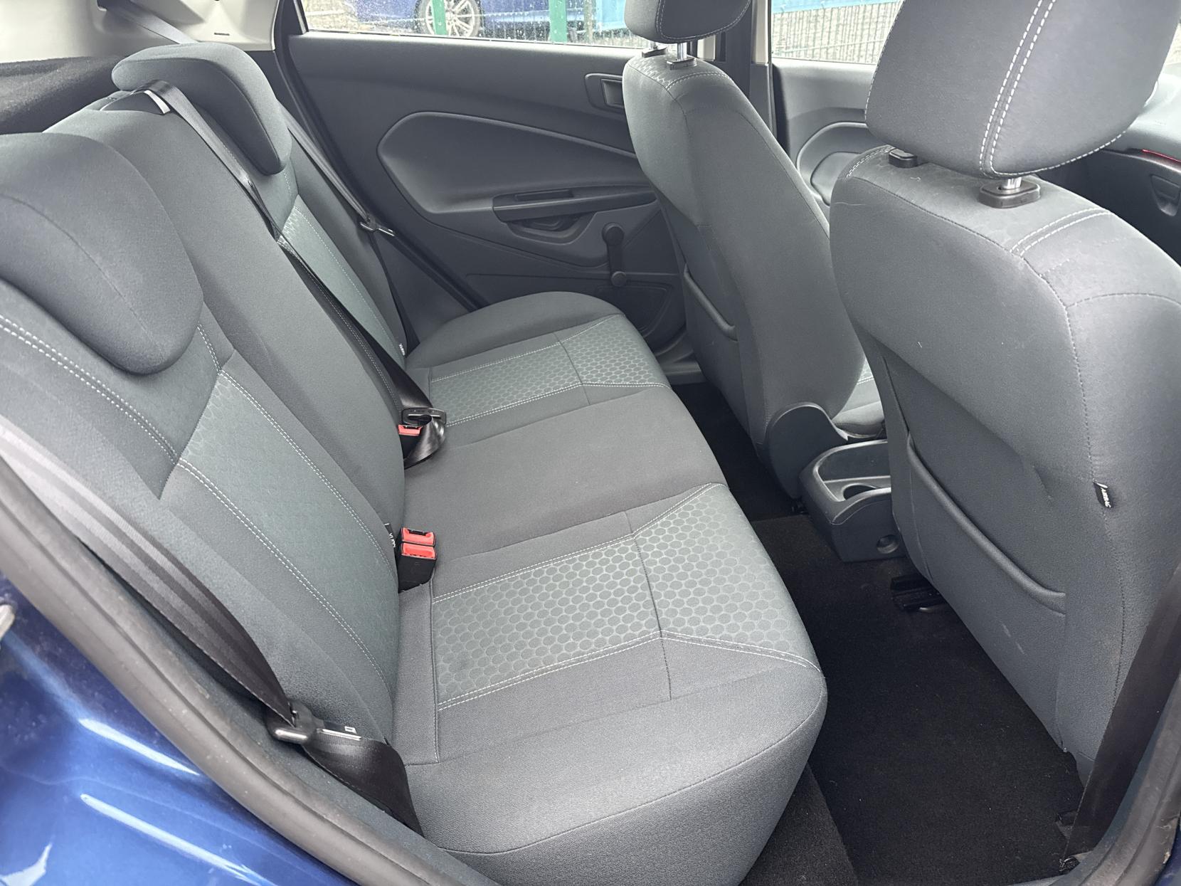 Ford Fiesta 1.4 Zetec Hatchback 5dr Petrol Manual (133 g/km, 94 bhp)