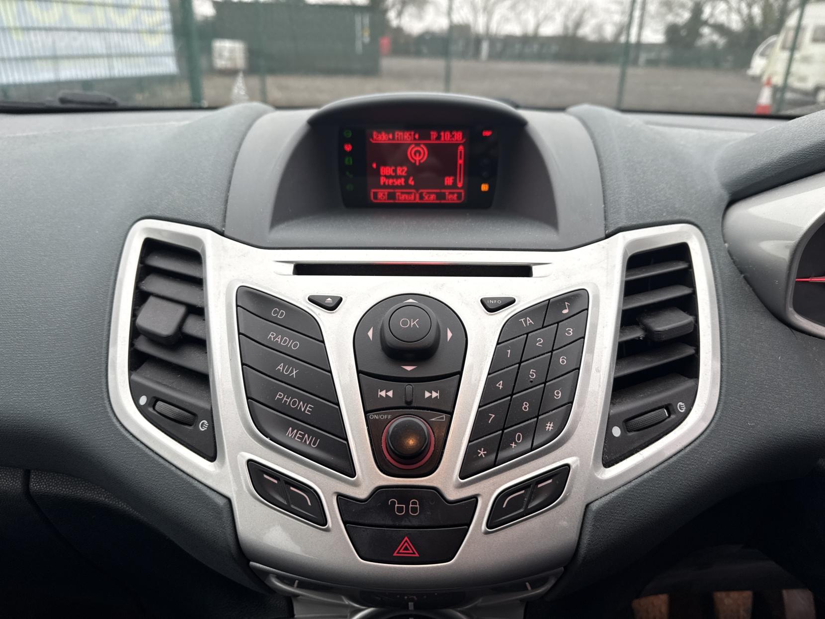 Ford Fiesta 1.4 Zetec Hatchback 5dr Petrol Manual (133 g/km, 94 bhp)