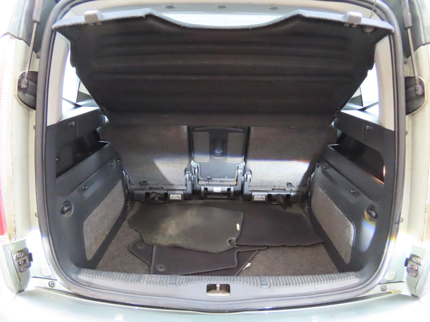 Skoda Roomster 1.9 TDI Pure Drive 2 MPV 5dr Diesel Manual (139 g/km, 105 bhp)