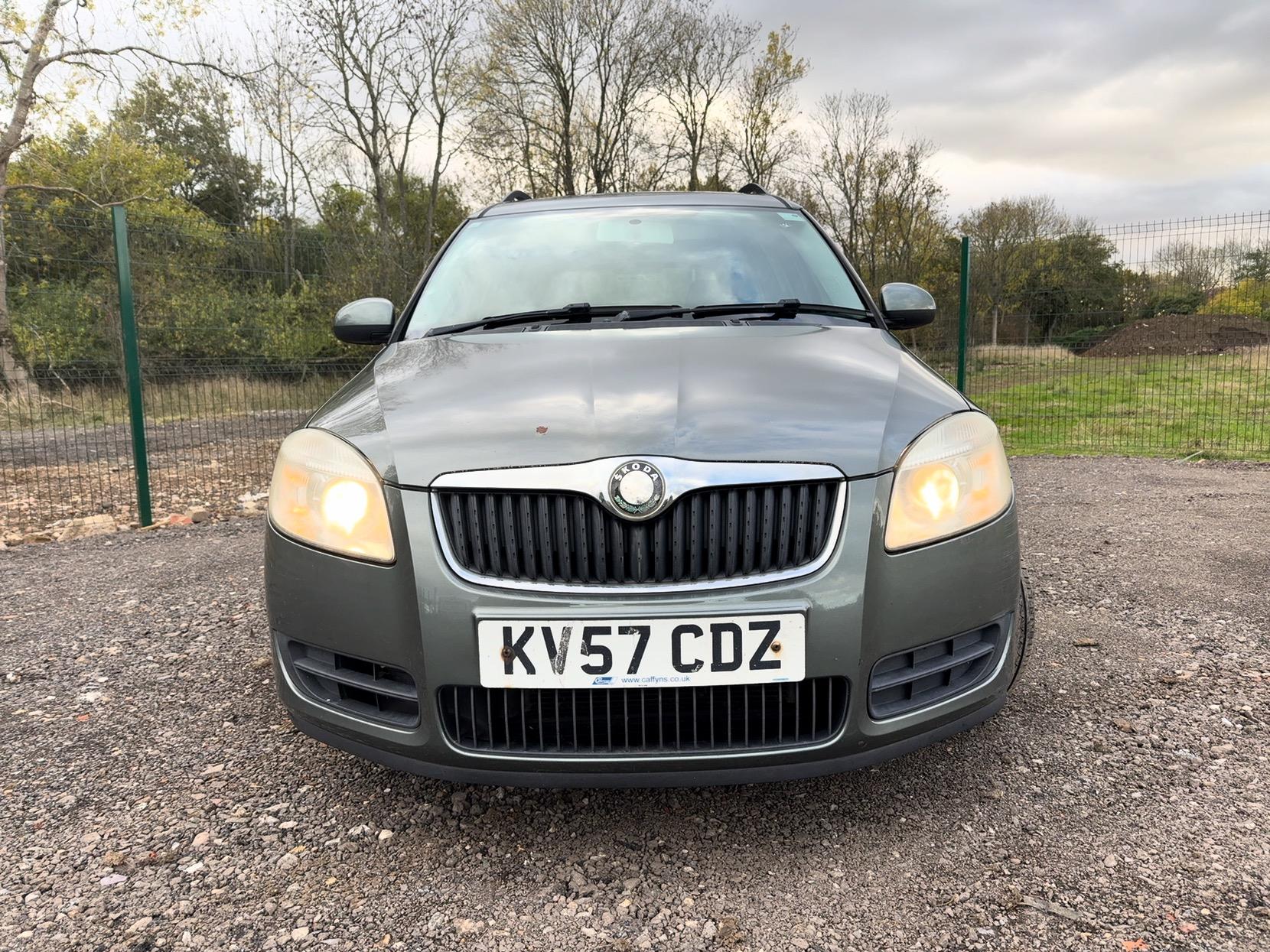 Skoda Roomster 1.9 TDI Pure Drive 2 MPV 5dr Diesel Manual (139 g/km, 105 bhp)