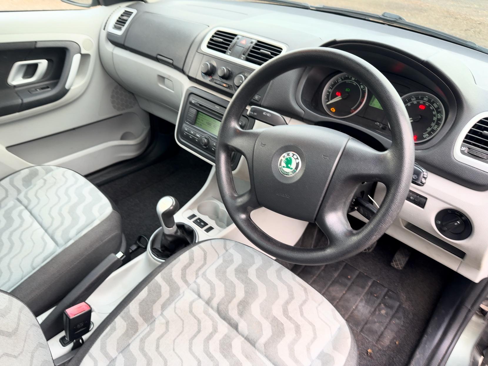 Skoda Roomster 1.9 TDI Pure Drive 2 MPV 5dr Diesel Manual (139 g/km, 105 bhp)