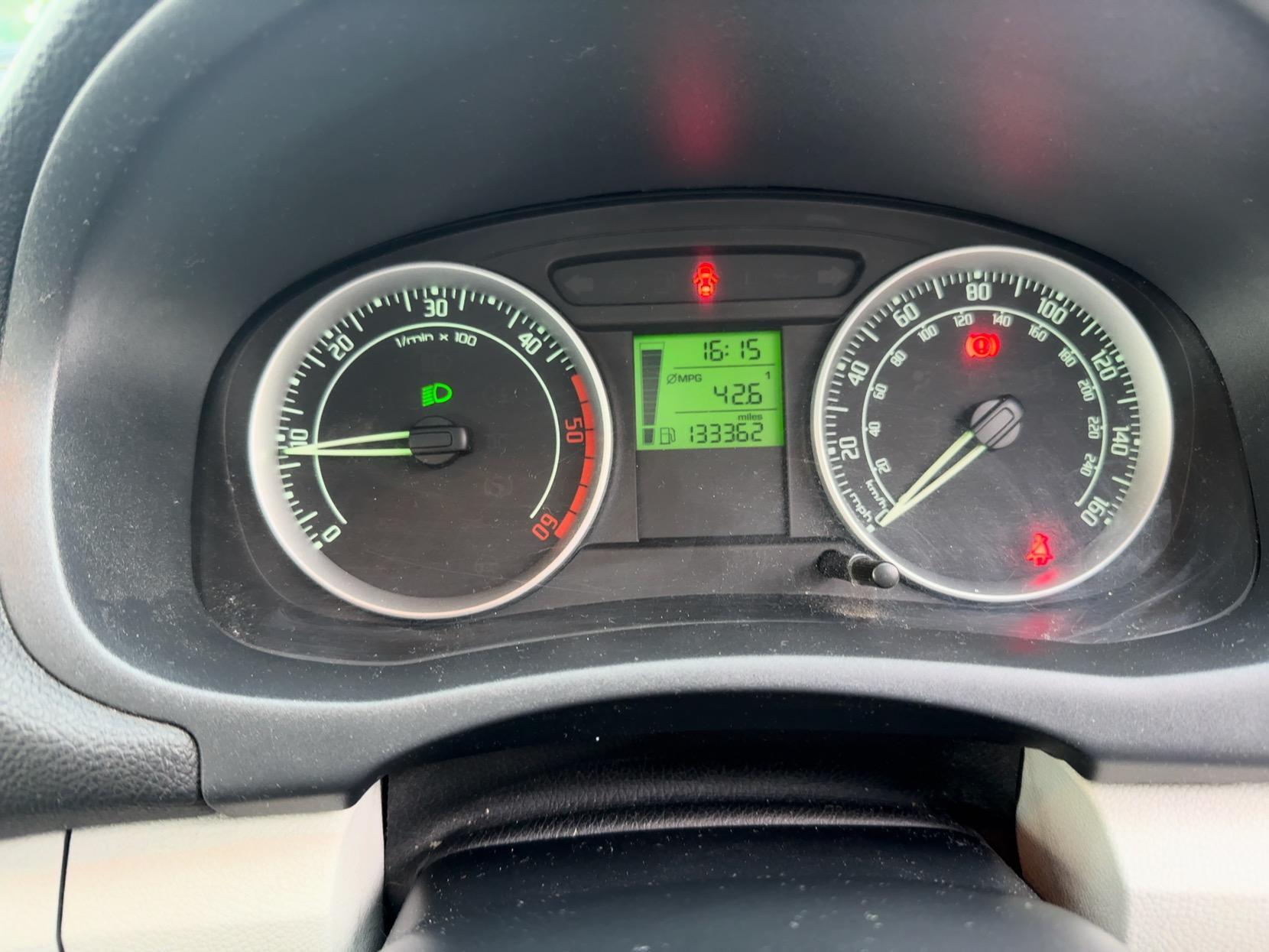 Skoda Roomster 1.9 TDI Pure Drive 2 MPV 5dr Diesel Manual (139 g/km, 105 bhp)